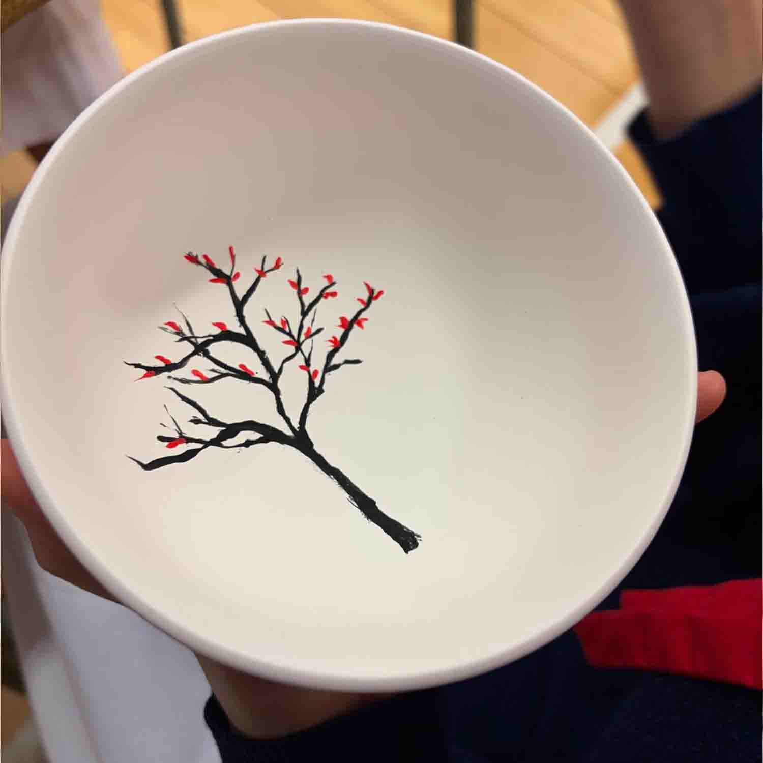 純白瓷盤青花彩繪體驗